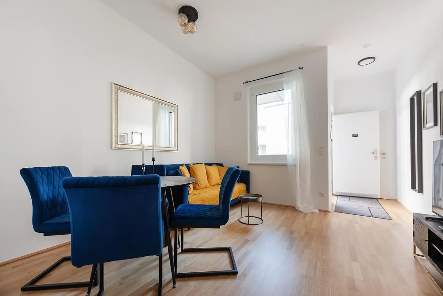 Modern And New Apartment Near Schoenbrunn Bécs