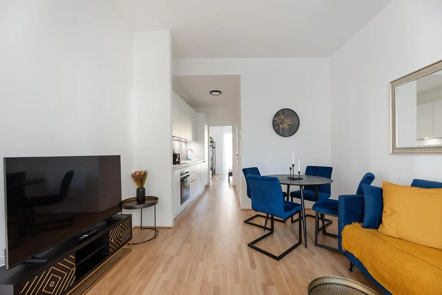 Modern And New Apartment Near Schoenbrunn Bécs 0*,