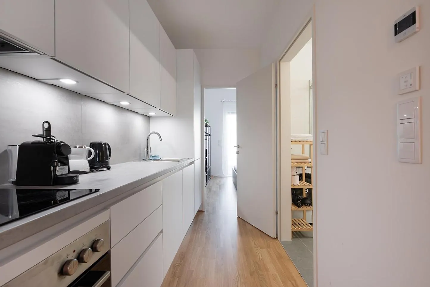 Modern And New Apartment Near Schoenbrunn Bécs